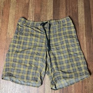 Patagonia Wavefarer Plaid Board Shorts Size 36